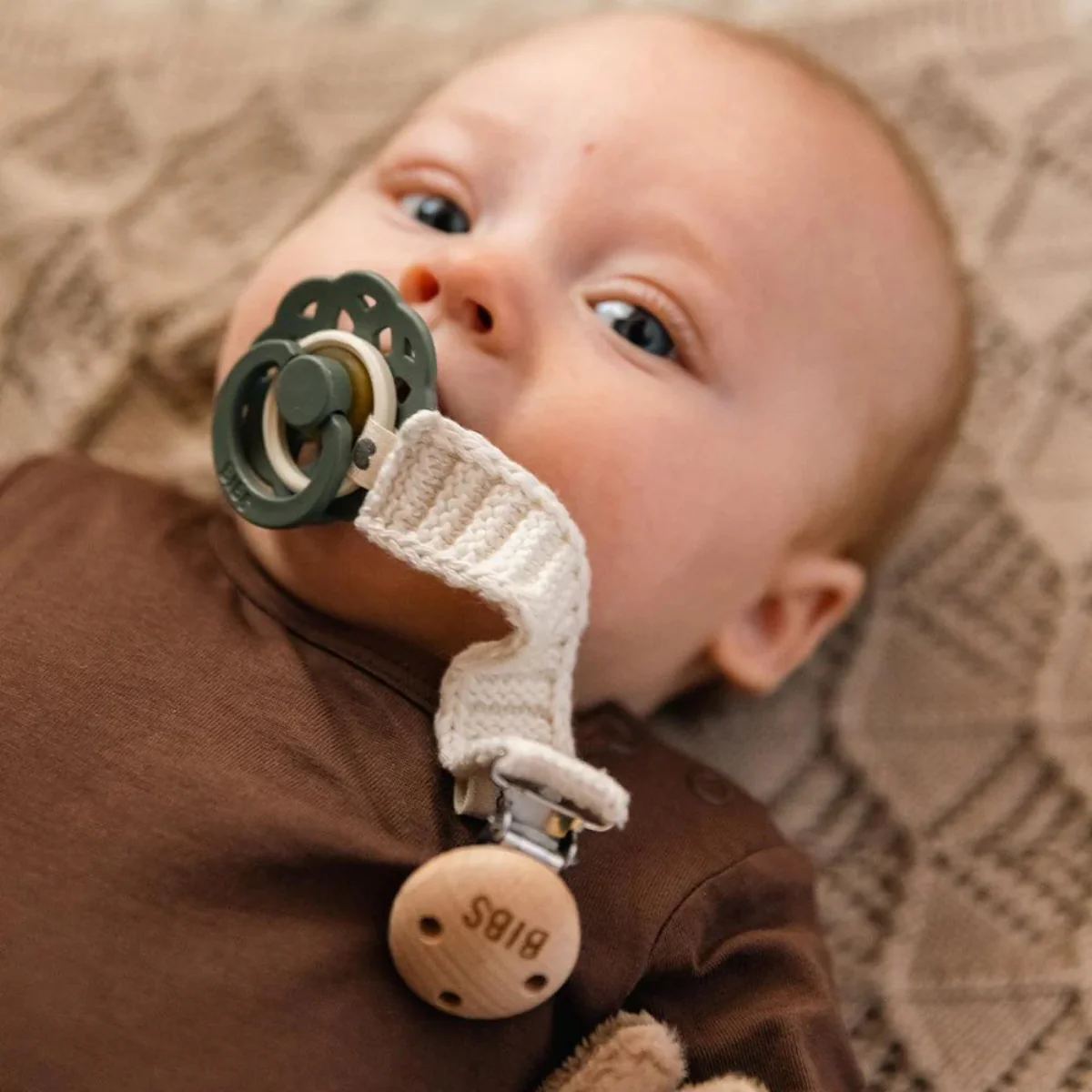 Bibs Pacifier Clip Knitted - Ivory - Image 3
