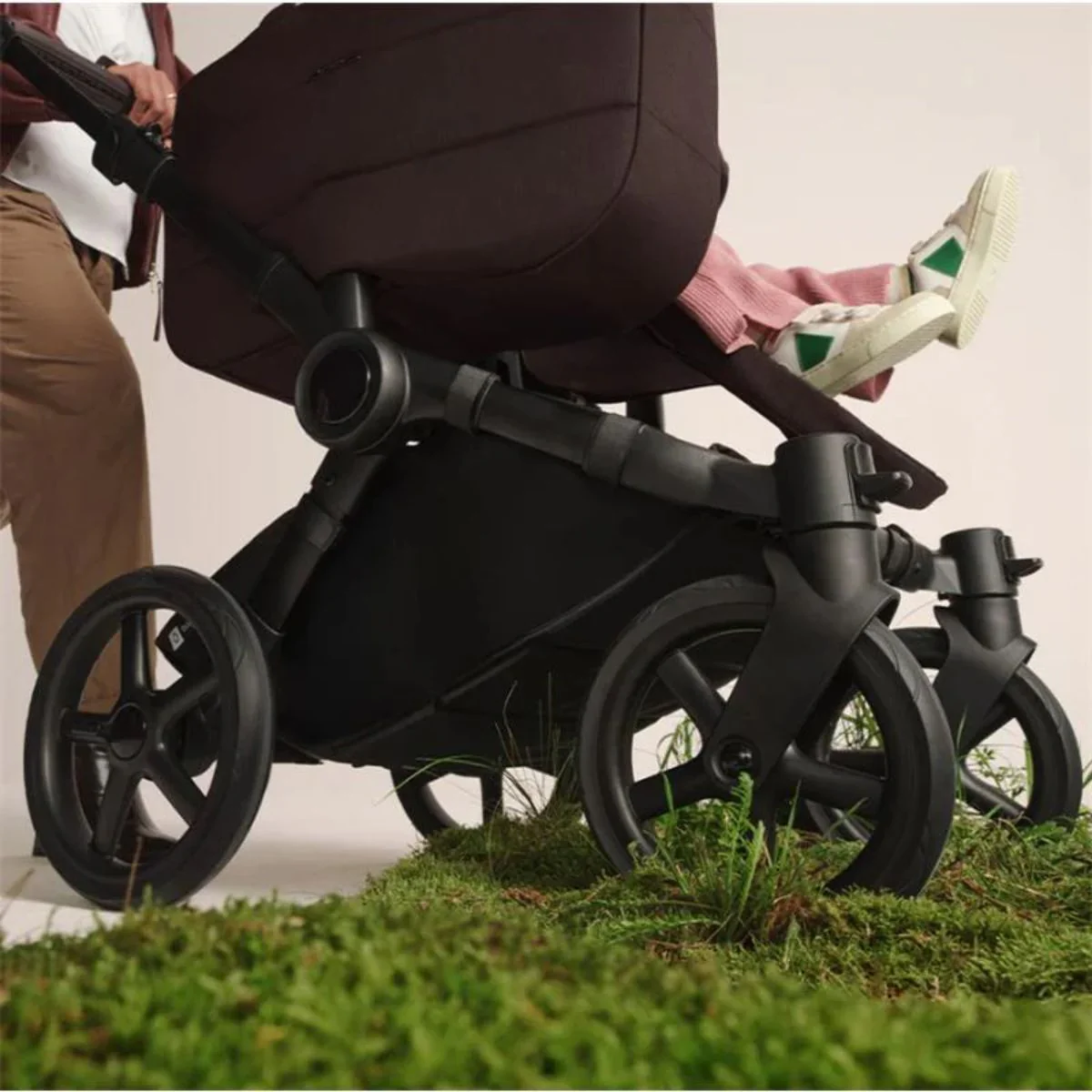 Bugaboo Donkey 6 Complete Single-to-Double Stroller - Black / Cocoa Brown - Image 18