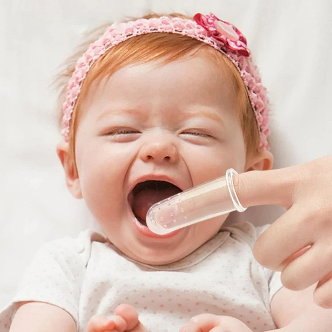 Haakaa Silicone Baby Finger Toothbrush Set - Clear - Image 4