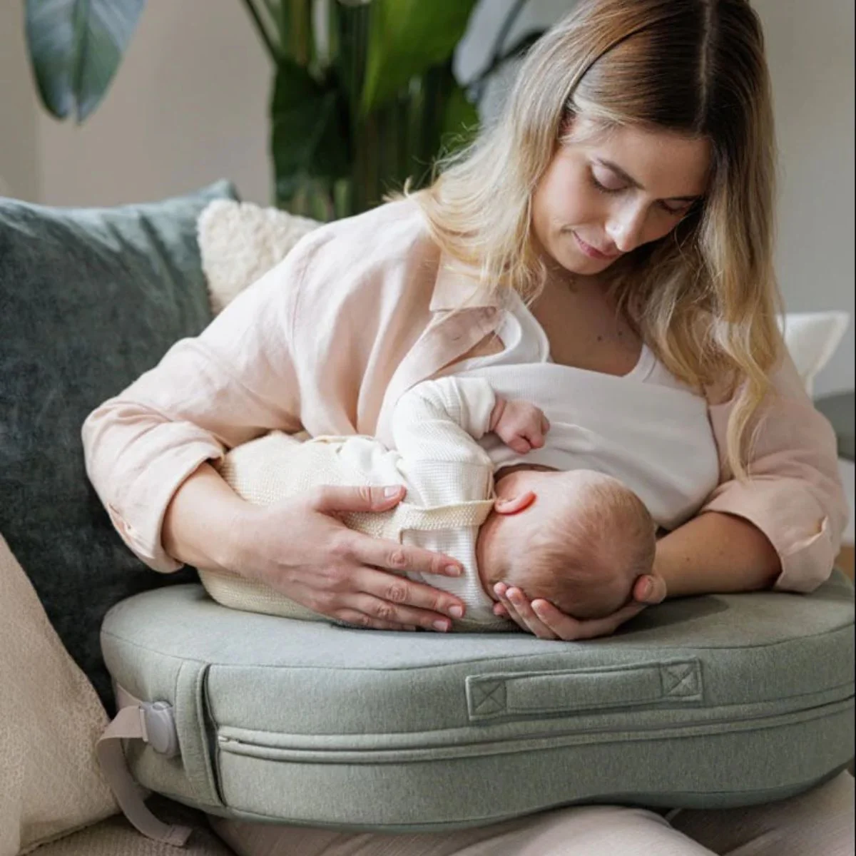 Inglesina Elysia Nursing Pillow - Quiet Beige - Image 11