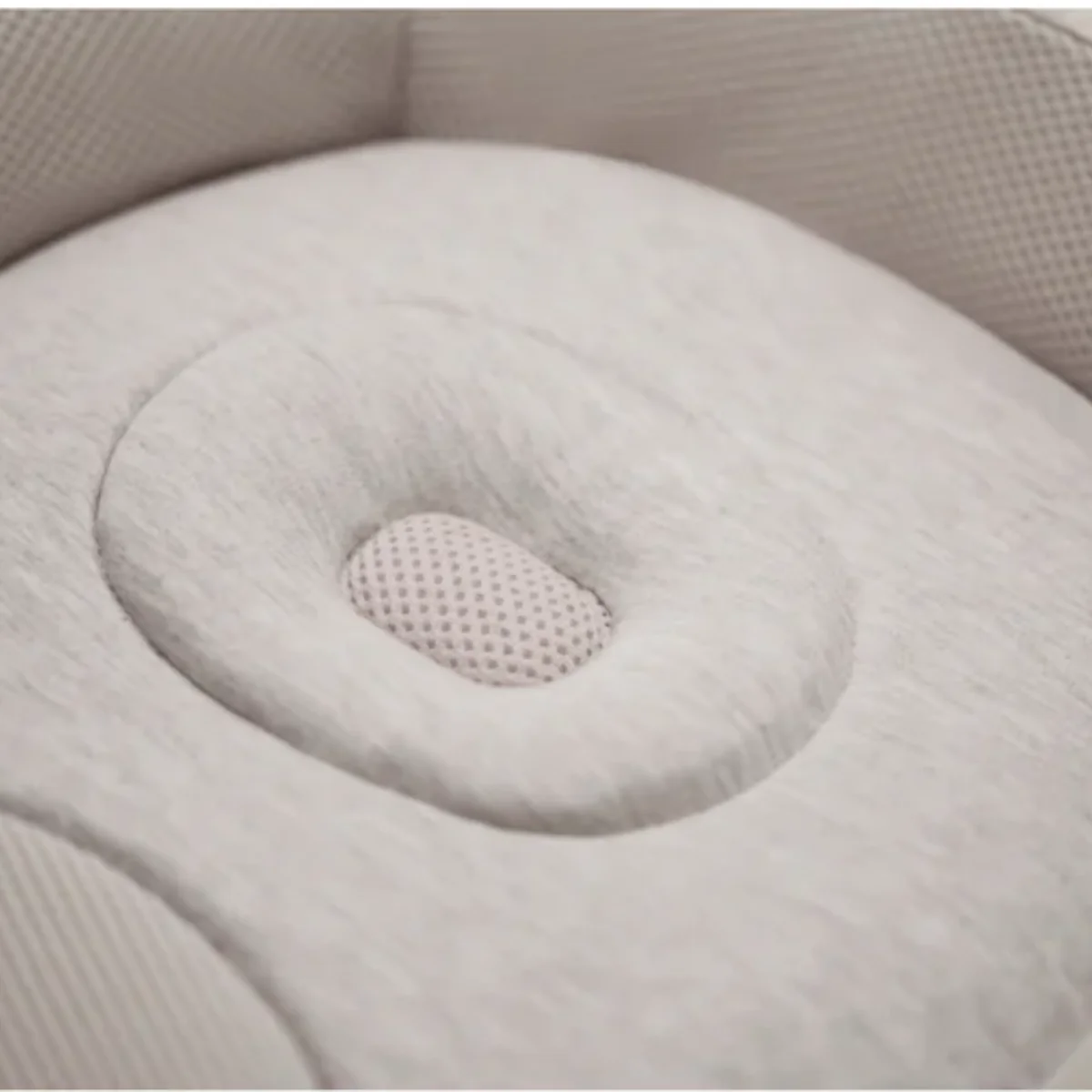 Inglesina Welcome Pod Lounger - Quiet Beige - Image 7