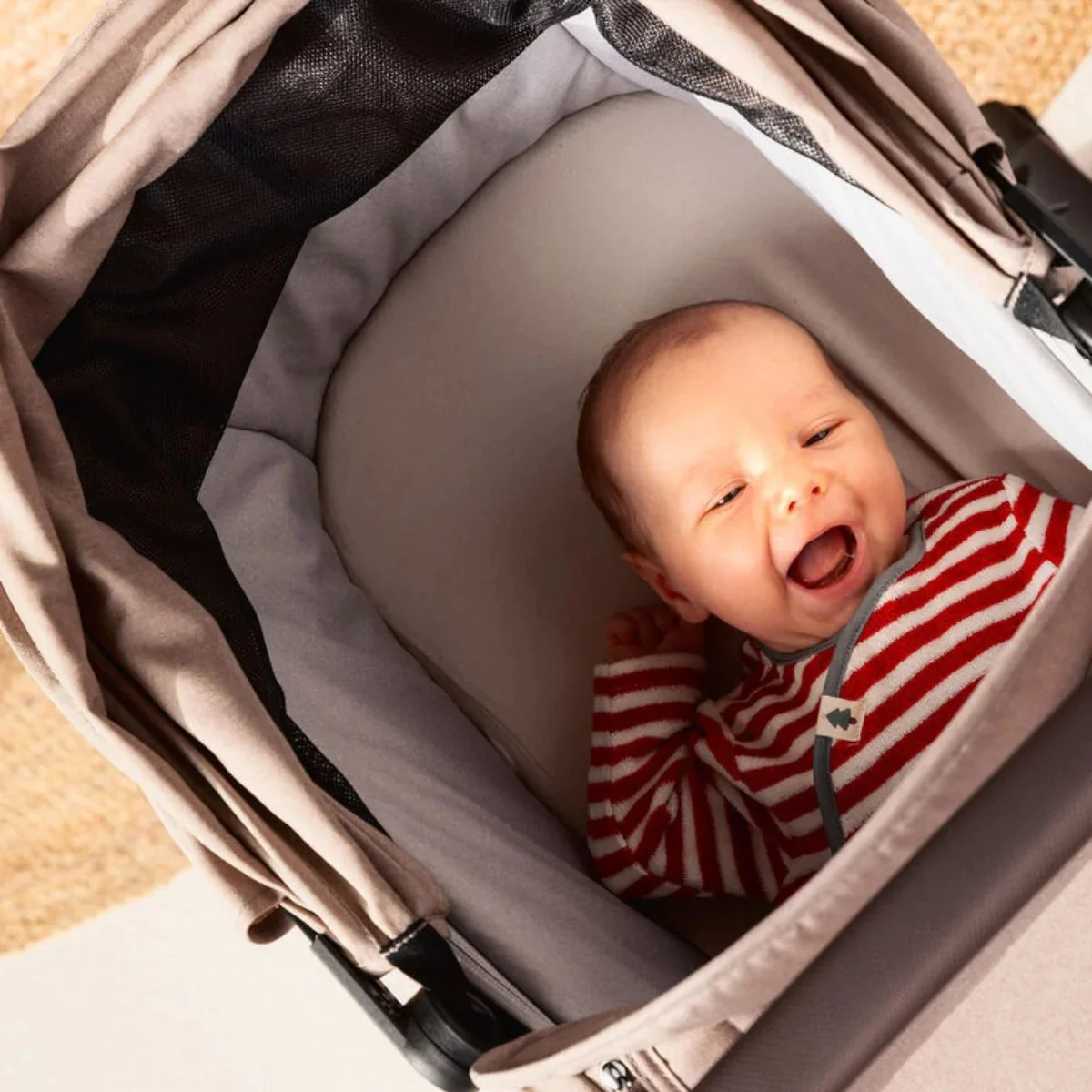 Joolz Aer² Cot - Dark Navy Blue - Image 2