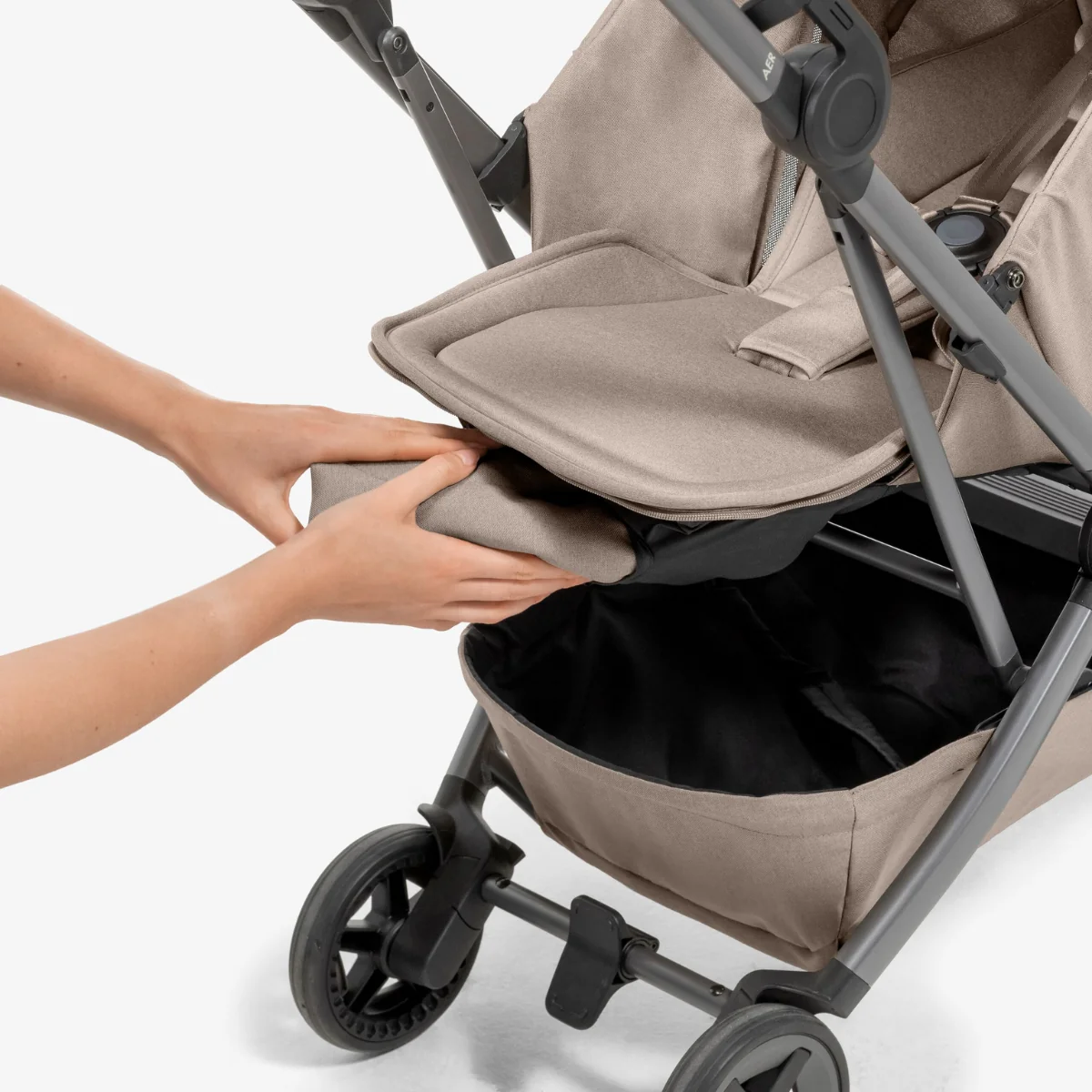 Joolz Aer2 Nest to seat - Sandy Taupe - Image 4