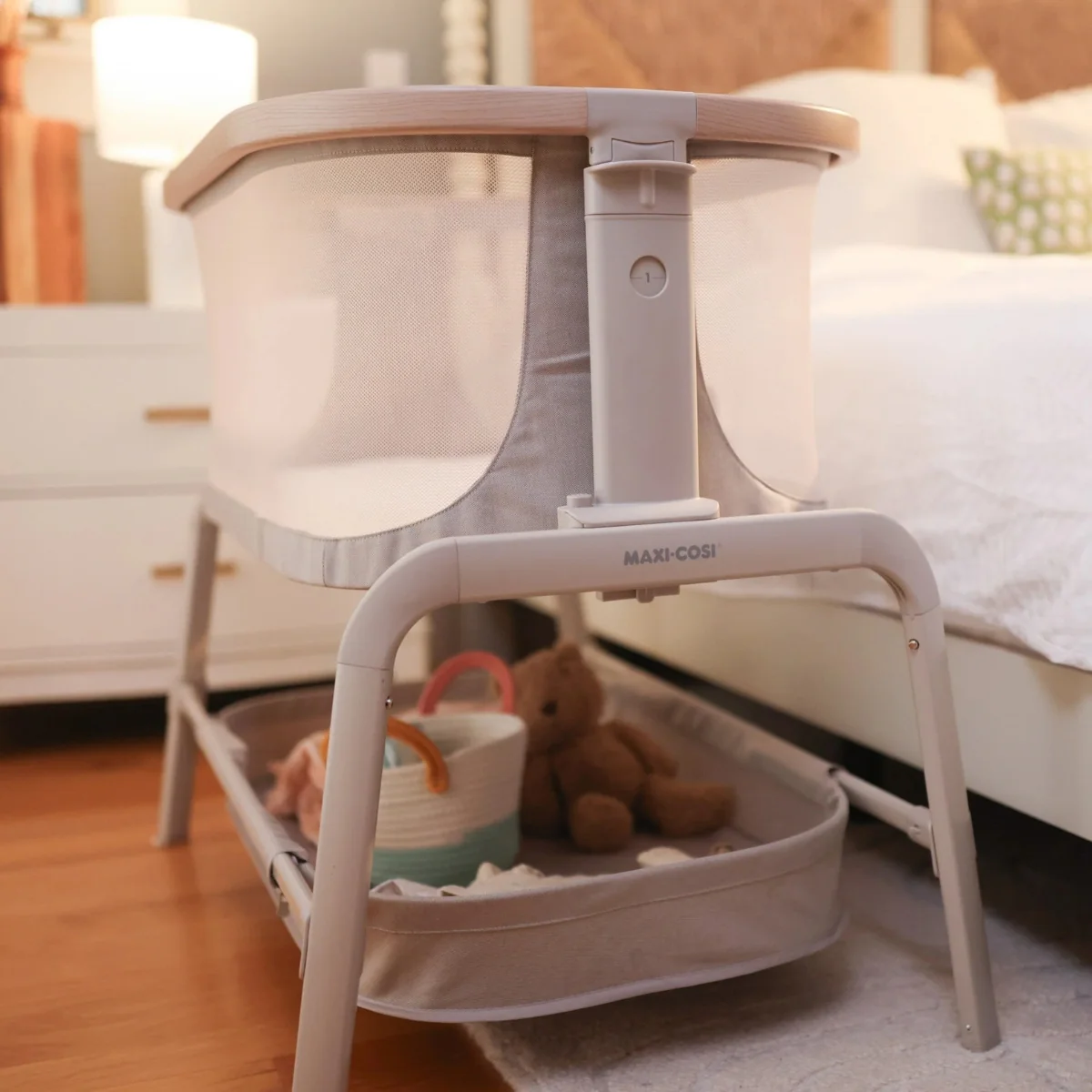 Maxi Cosi Iora Bedside Bassinet - Classic Truffle - EcoCare - Image 6