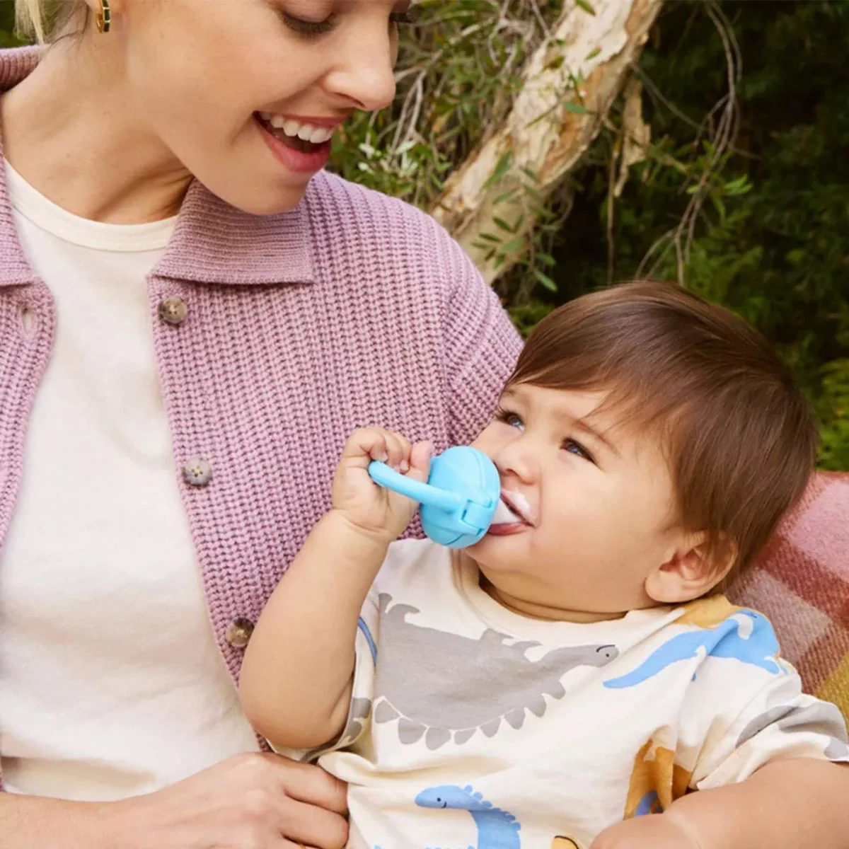 Munchkin Silicone Baby Food Feeder for Solids & Purees 2 pack - Blue/Mint - Image 6