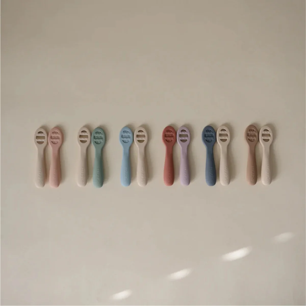Mushie First Feeding Baby Spoons 2-Pack - Powder Blue/Shifting Sand - Image 4