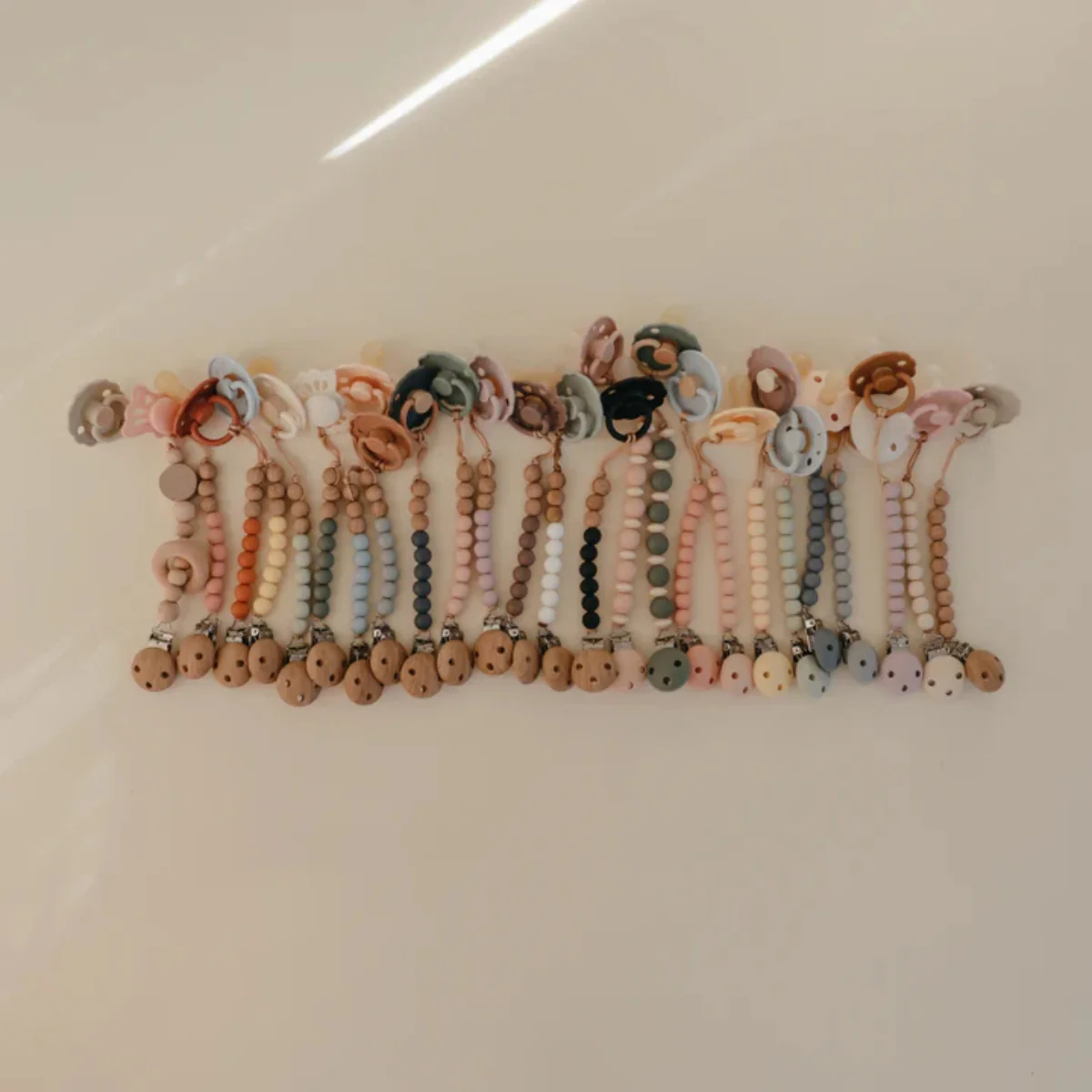 Mushie FRIGG Natural Rubber Cinnamon Charm Pacifier 6-Pack - 0-6M - Image 10