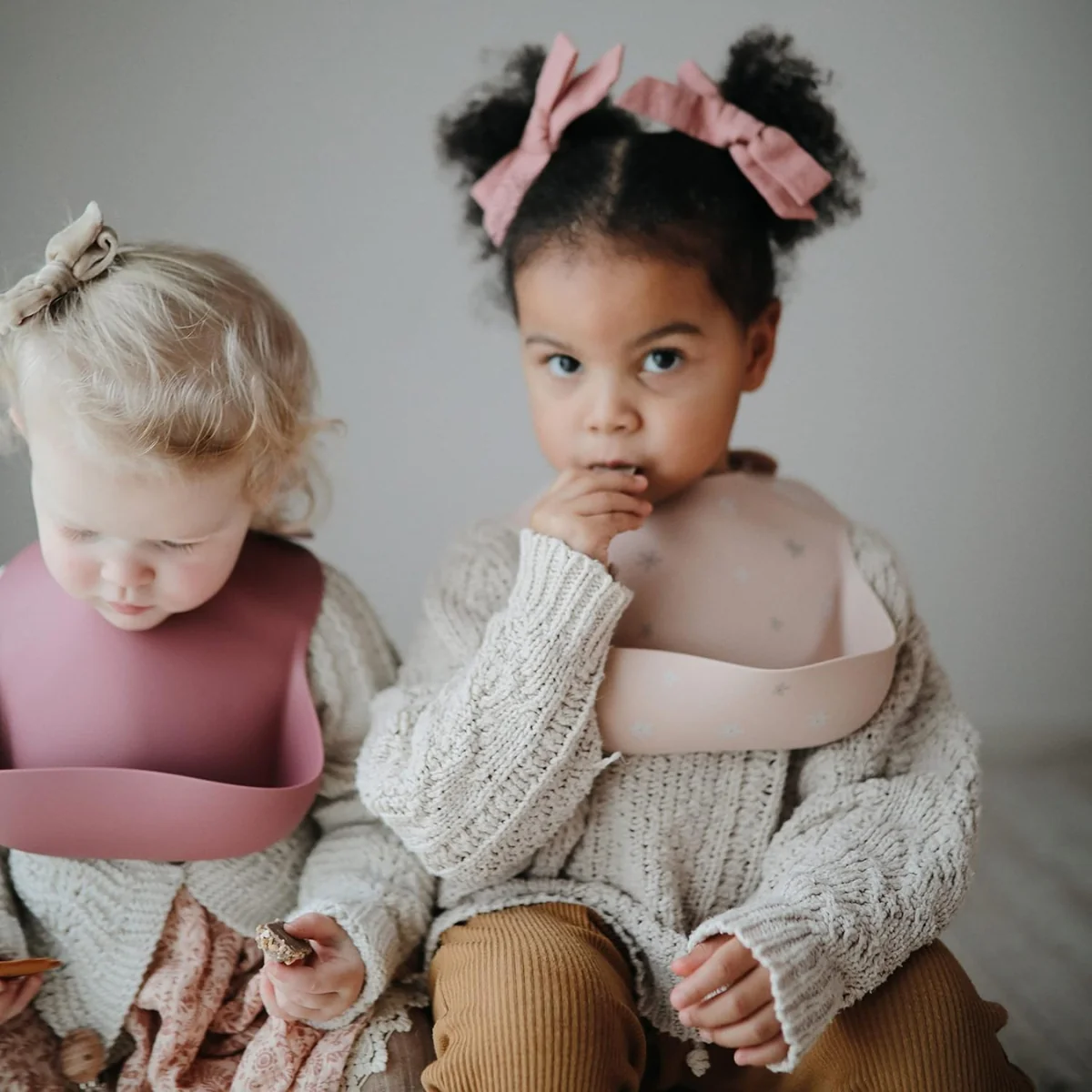 Mushie Silicone Baby Bib - Dusty Rose - Image 4