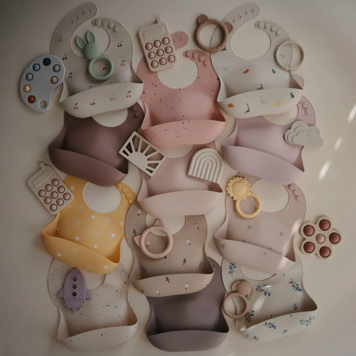 Mushie Silicone Baby Bib - Dusty Rose - Image 8