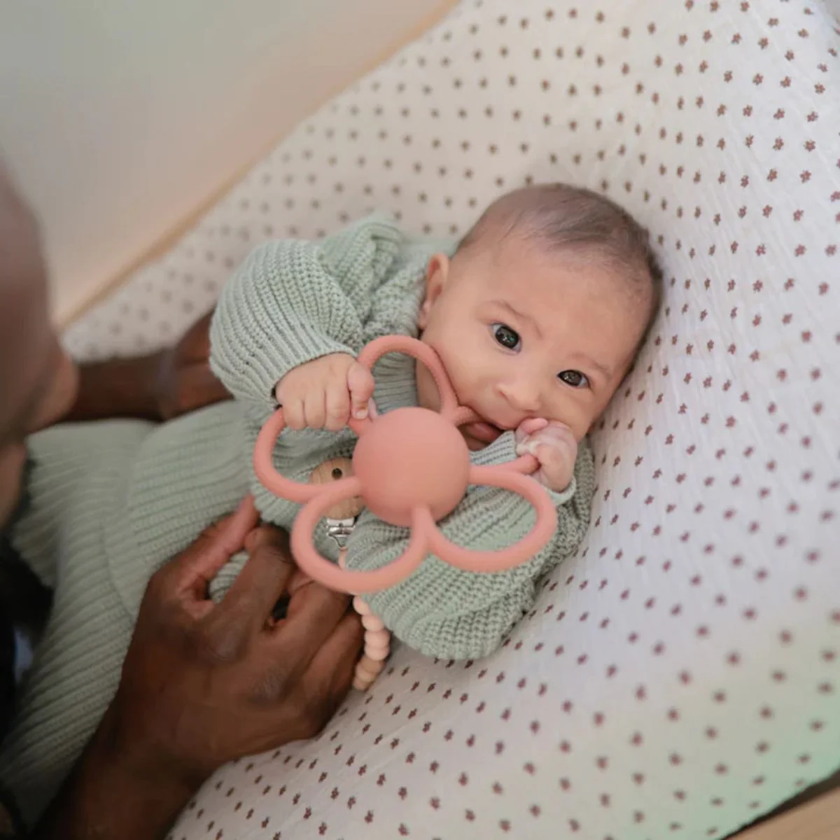 Mushie Silicone Daisy Rattle Teether - Dusty Rose - Image 2