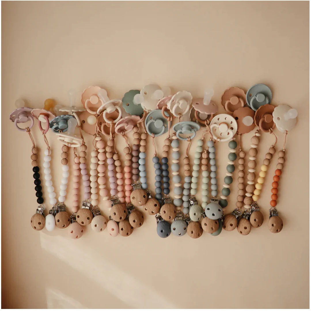 Mushie Silicone Pacifier Clip | Eva Blush - Image 4