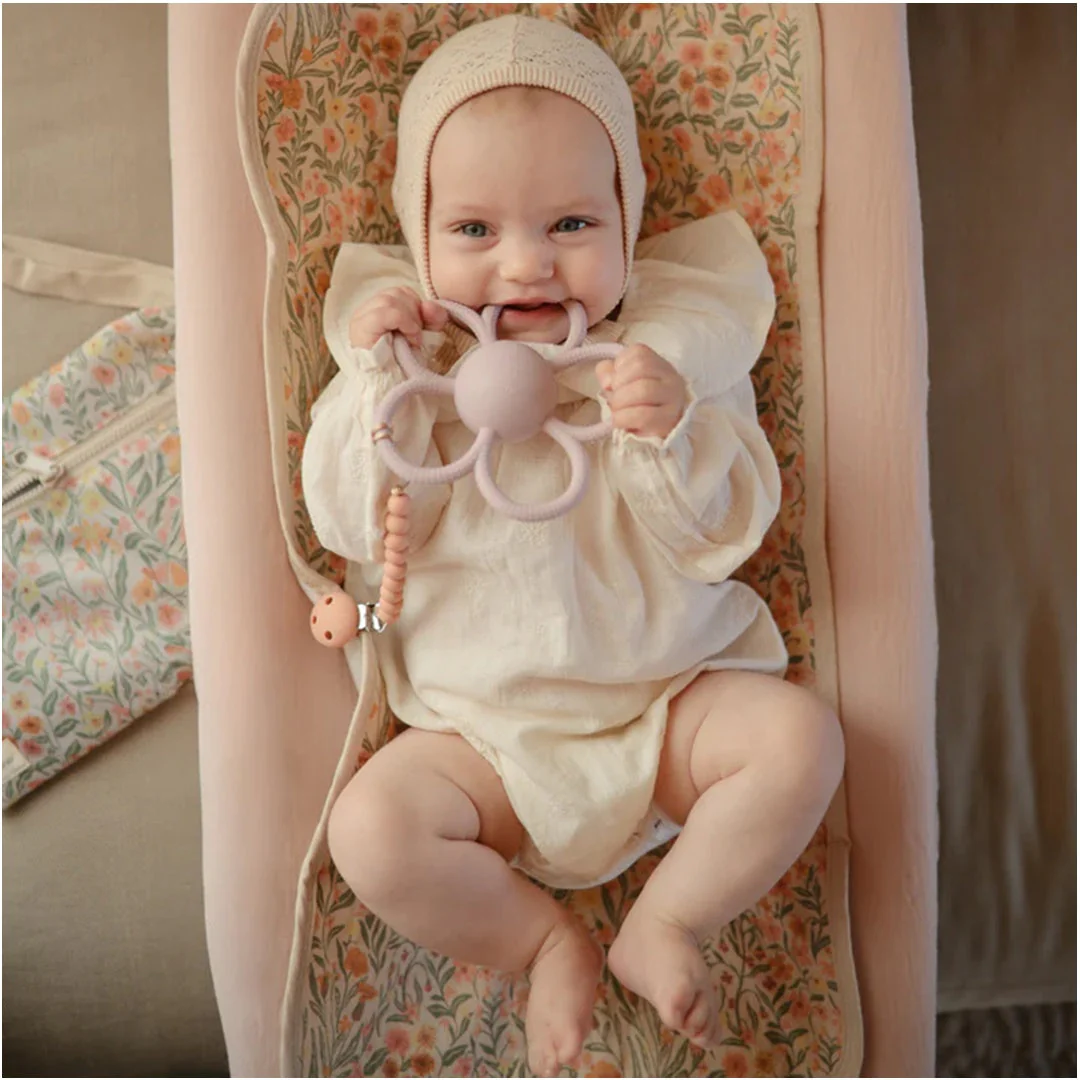 Mushie Silicone Pacifier Clip | Hera Powder Pink - Image 2