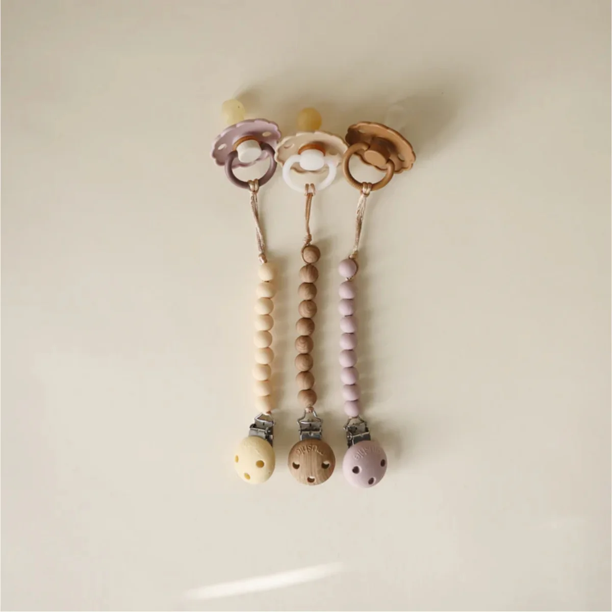 Mushie Silicone Pacifier Clip | Hera Soft Lilac - Image 3