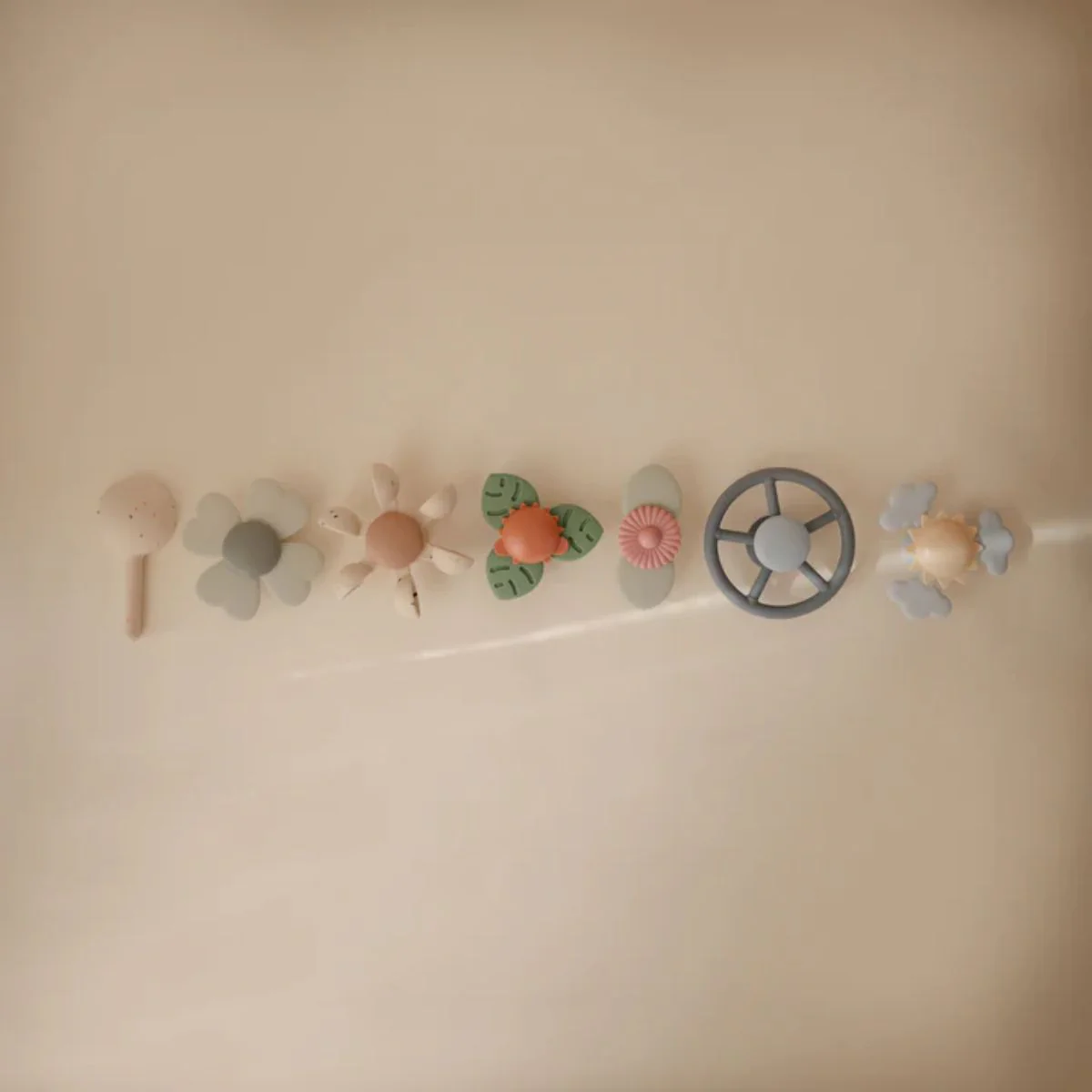 Mushie Suction Spinner Toy - Lucky - Image 4