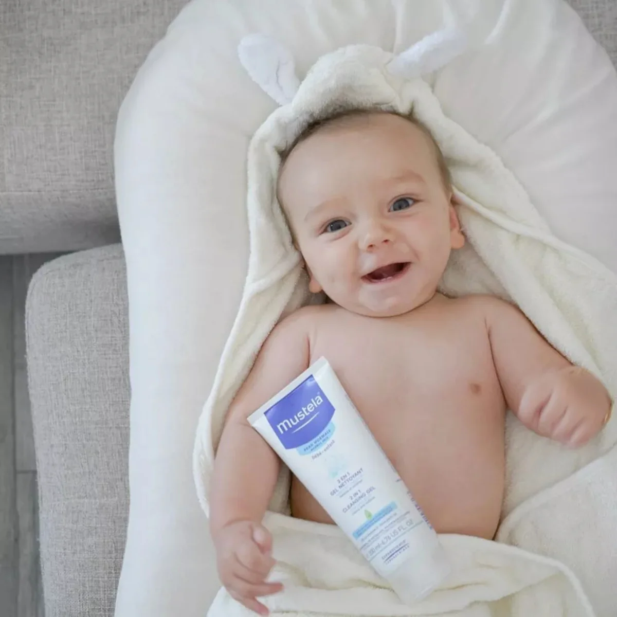 Mustela Baby 2-in-1 Cleansing Gel For Babies and Newborns - Image 2