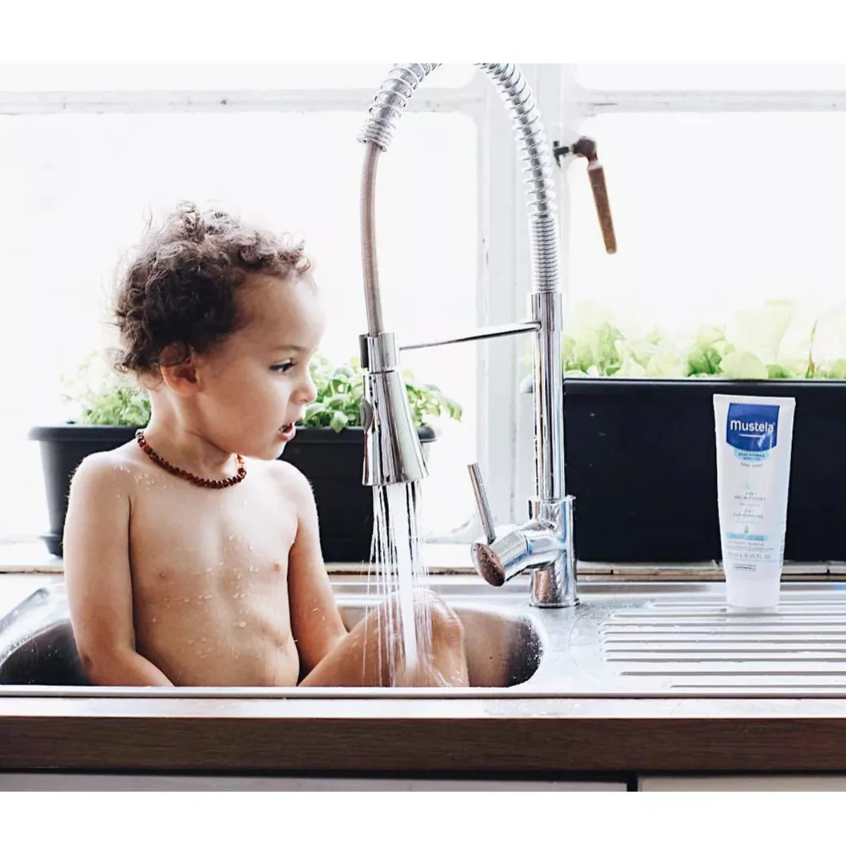 Mustela Baby 2-in-1 Cleansing Gel For Babies and Newborns - Image 9