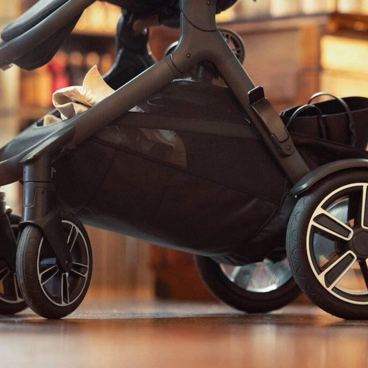 Nuna Demi Next + Pipa Urbn Travel System - Caviar - Image 4