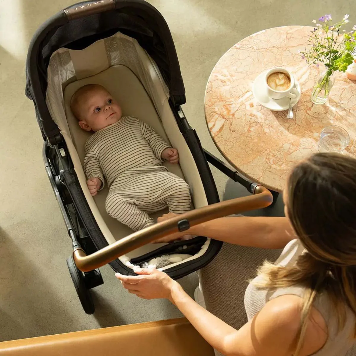 Nuna SWIV & TRIV Bassinet + Stand BMW Collection - Graphene - Image 20
