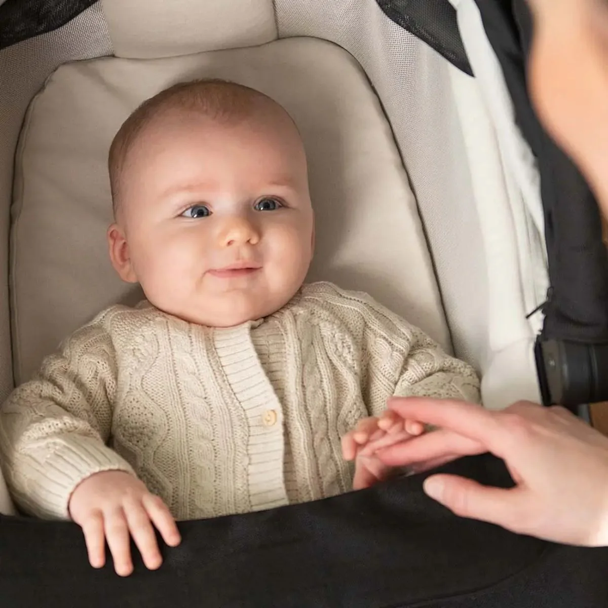 Nuna SWIV & TRIV Bassinet + Stand BMW Collection - Graphene - Image 21