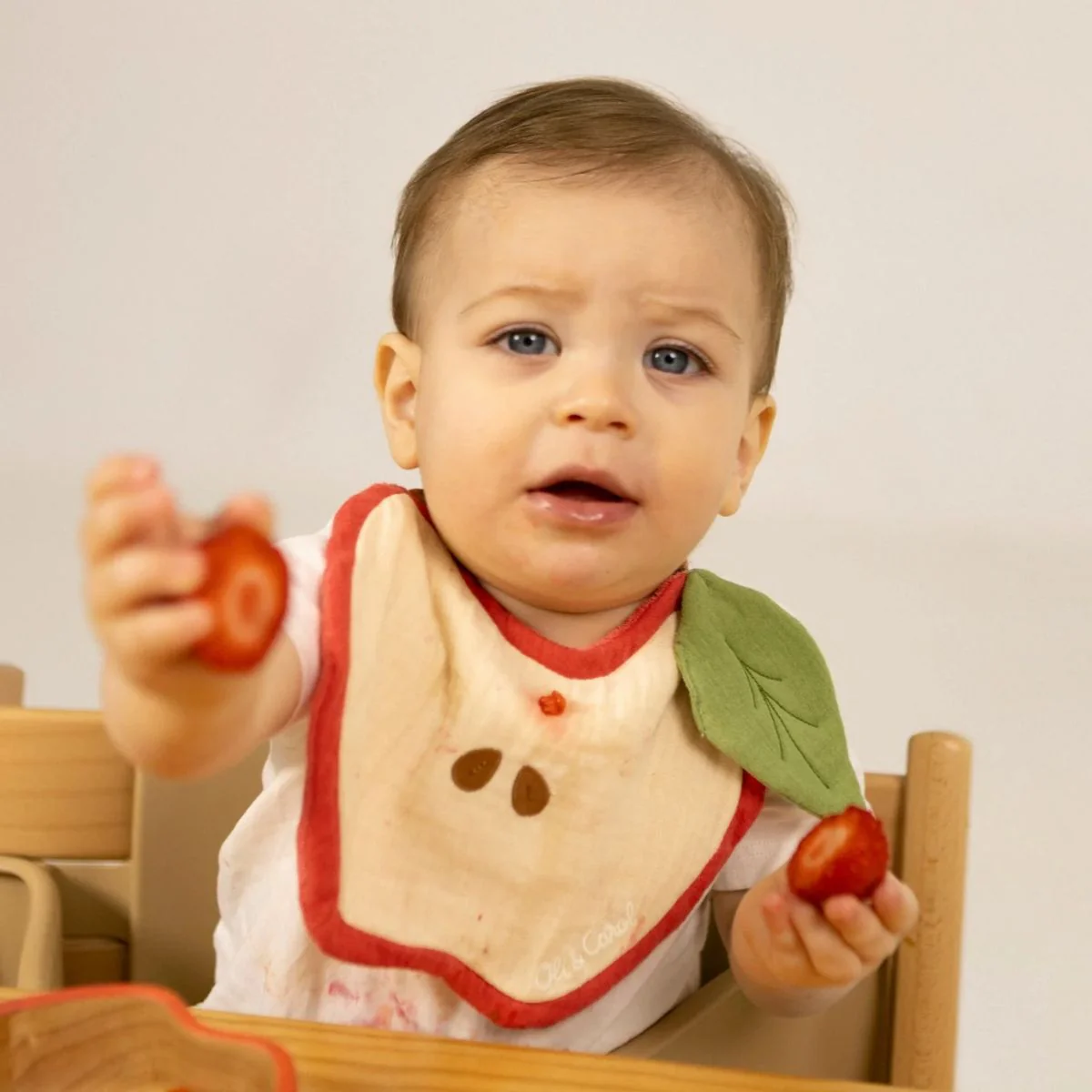 Oli & Carol Bib - Pepa The Apple - Image 8