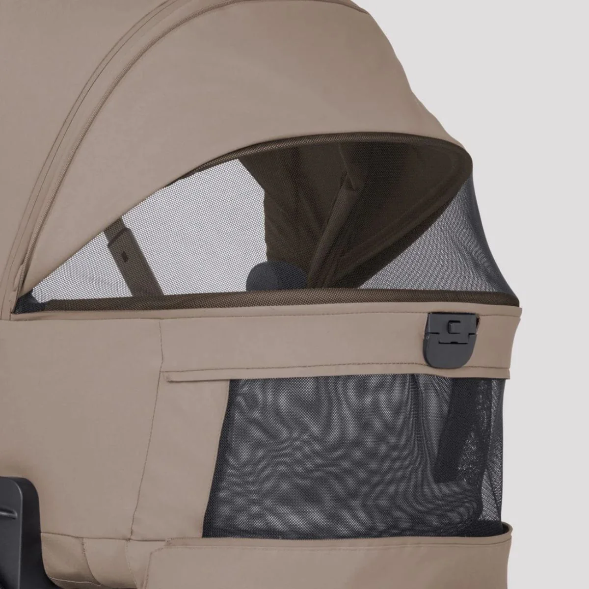 Silver Cross Breez Compact Bassinet - Champagne - Image 4