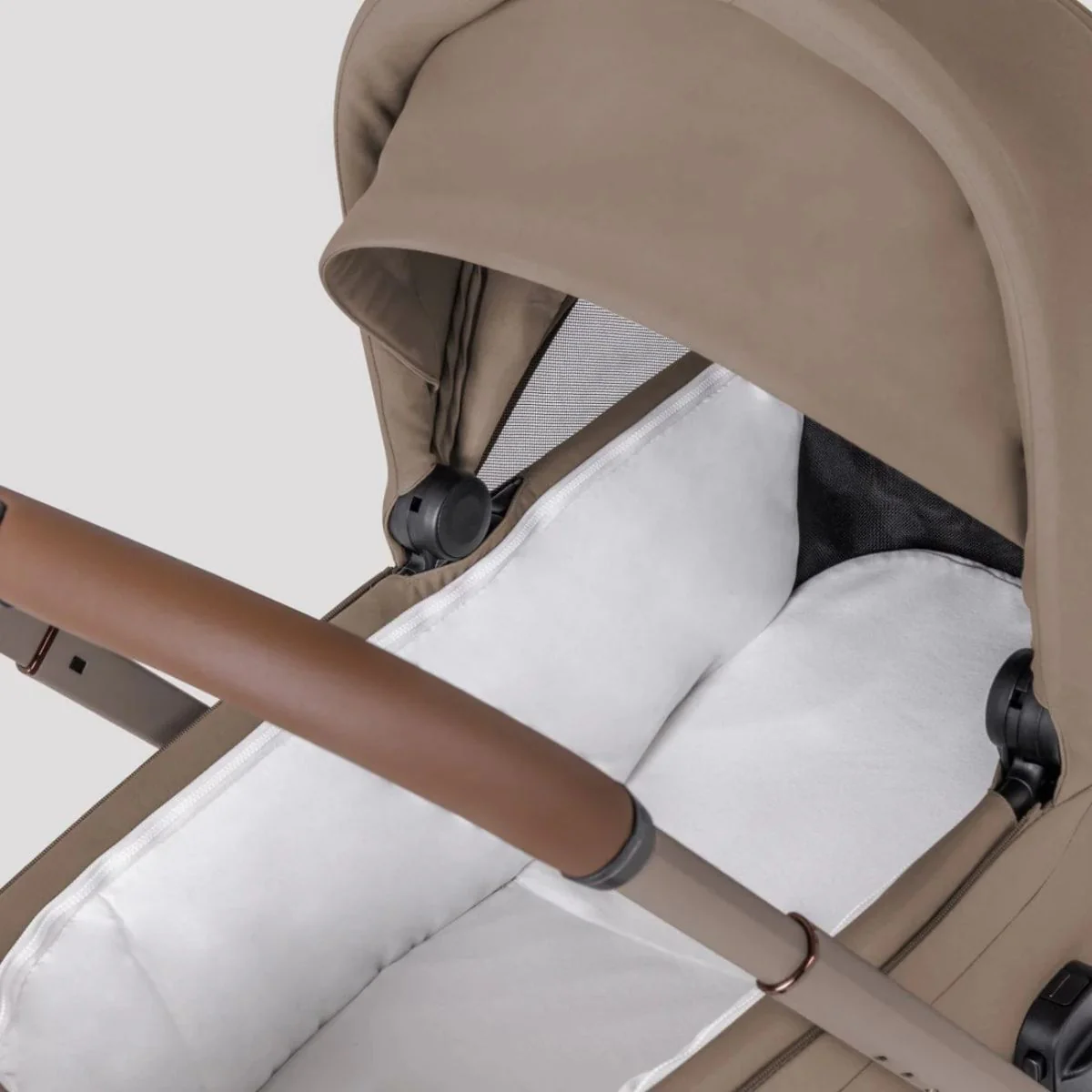 Silver Cross Breez Compact Bassinet - Champagne - Image 5