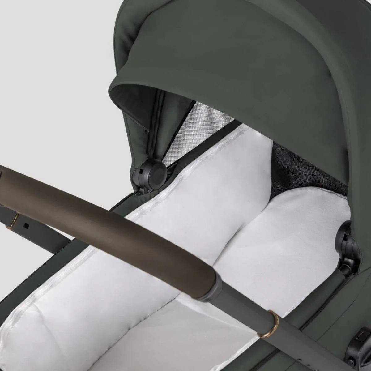 Silver Cross Breez Compact Bassinet - Pewter - Image 5