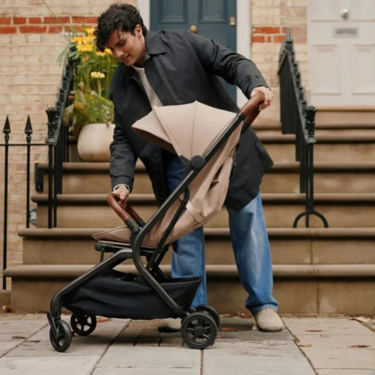 Silver Cross Nia Compact Travel Stroller - Chocolate - Image 2