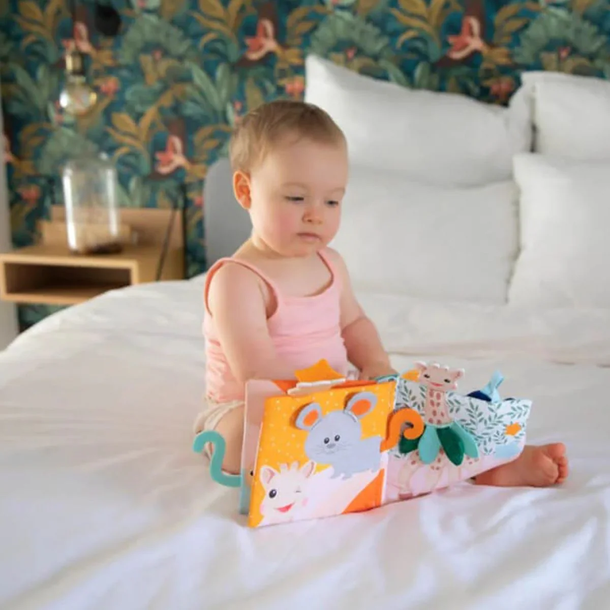 Sophie La Girafe Discovery Book - Image 2