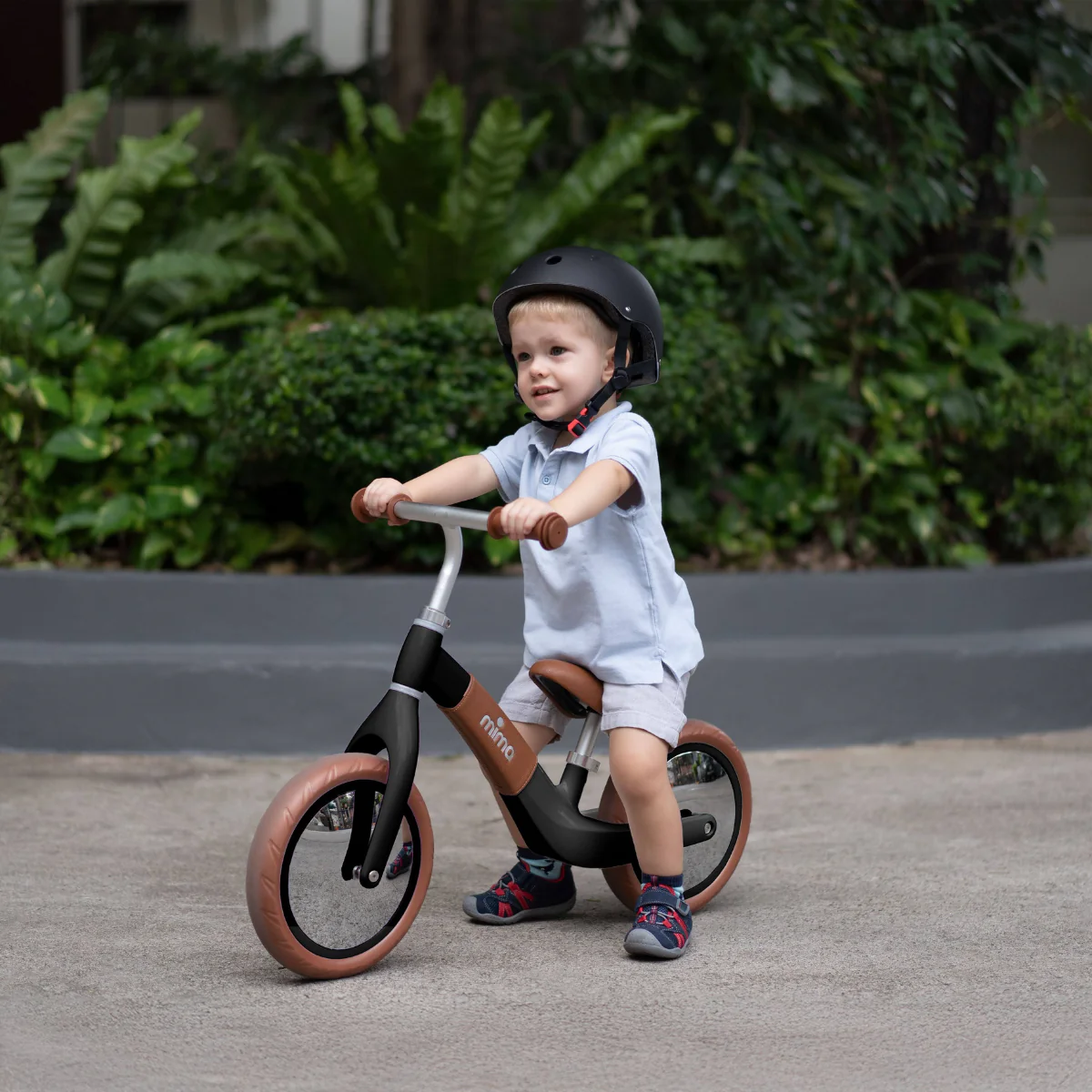 Mima Zoom Balance Bike - Black - Image 5